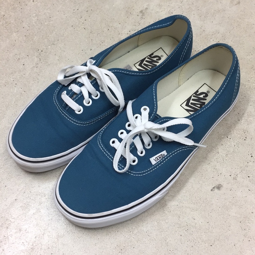 Vans Lo Top Authentic Blue Men’s 9/10.5 Women’s